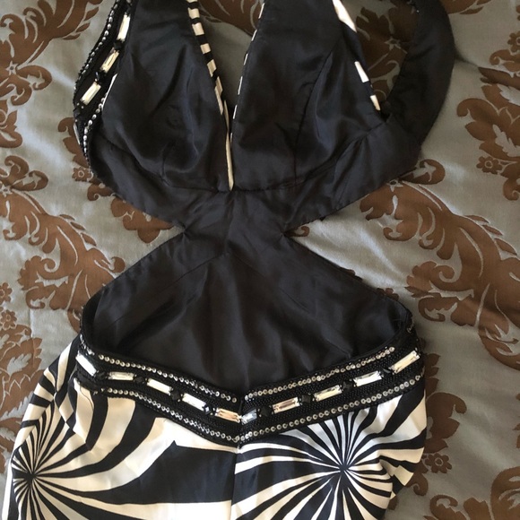 Dress size 2. Wore once. - Picture 4 of 7